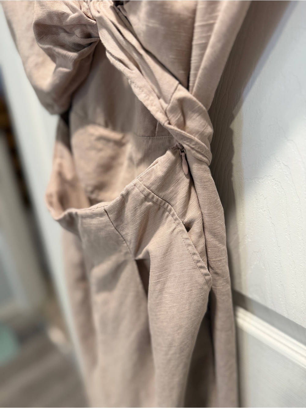 Wilfred by Aritzia Brax Linen Blend Wrap Jumpsuit Size 4 Beige Taupe Cutout Wide - Picture 5 of 10